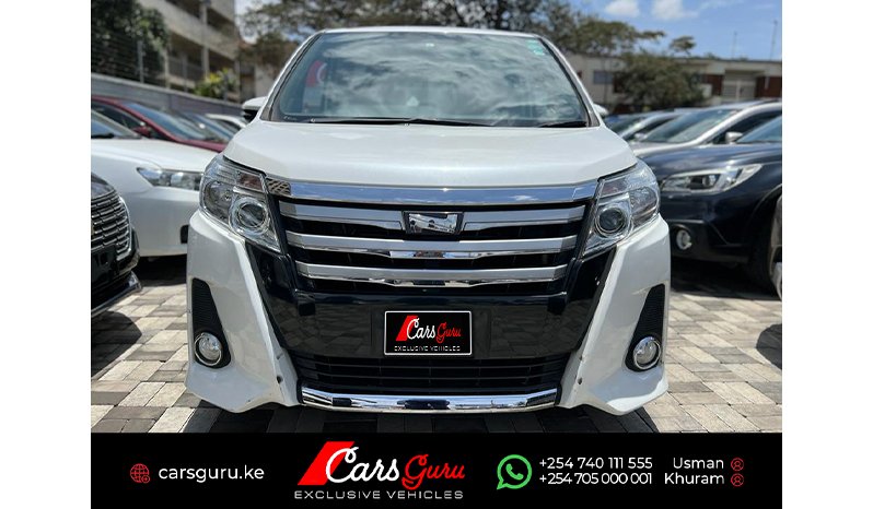 Toyota Noah 2015