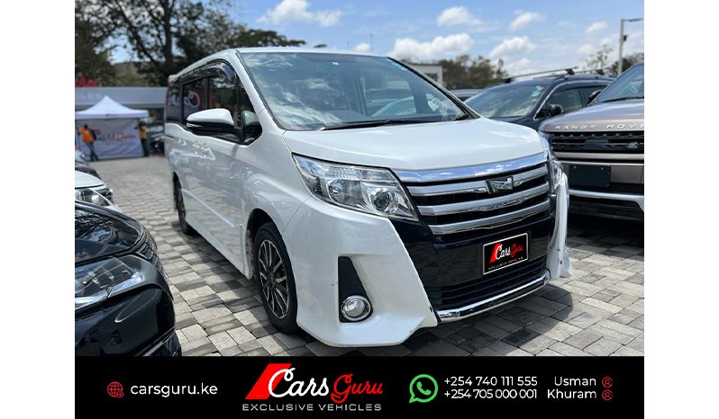 Toyota Noah 2015