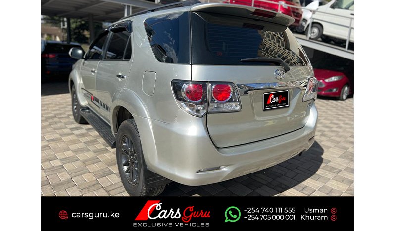 Toyota Fortuner 2015