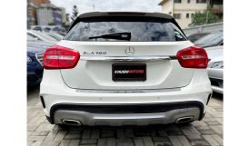 Mercedez GLA180 2015
