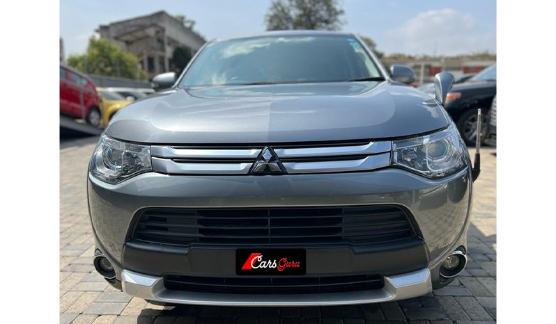 MITSUBISHI OUTLANDER 2015