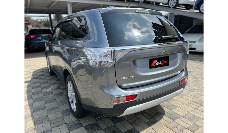 MITSUBISHI OUTLANDER 2015