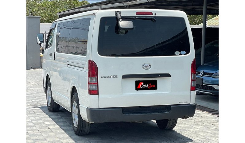 TOYOTA REGIUS ACE VAN 2015