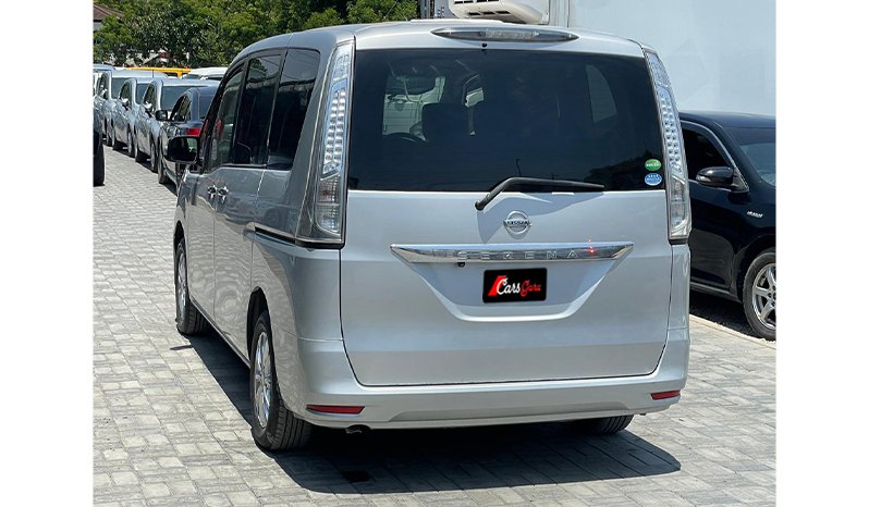 NISSAN SERENA 2015