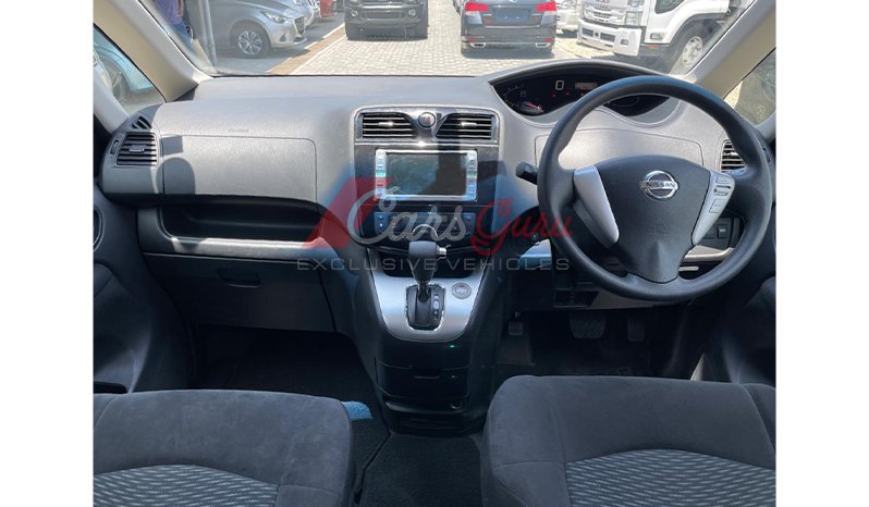 NISSAN SERENA 2015