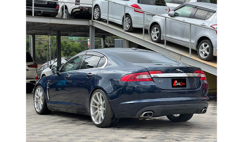 Jaguar XF 2011