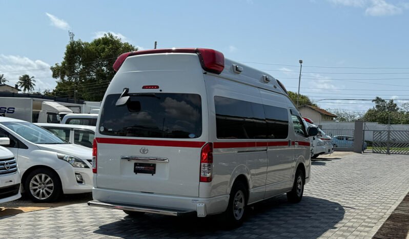 
Toyota HiAce Ambulance 2018 full									