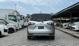 Toyota Sienta 2019