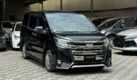 Toyota Noah Hybrid 2018