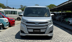 Toyota Noah 2018