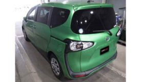 Toyota Sienta 2018