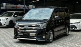 Toyota Noah Hybrid 2018