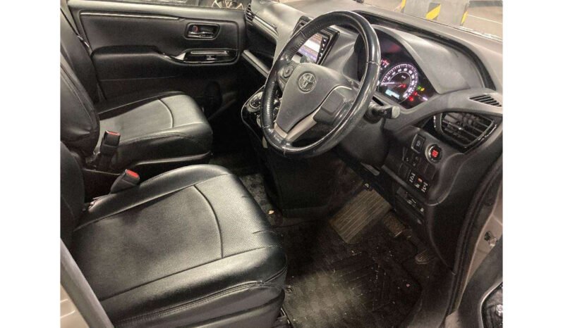 
Toyota Esquire 2019 full									