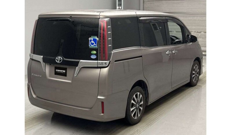 
Toyota Esquire 2019 full									