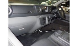 Nissan NV350 2018