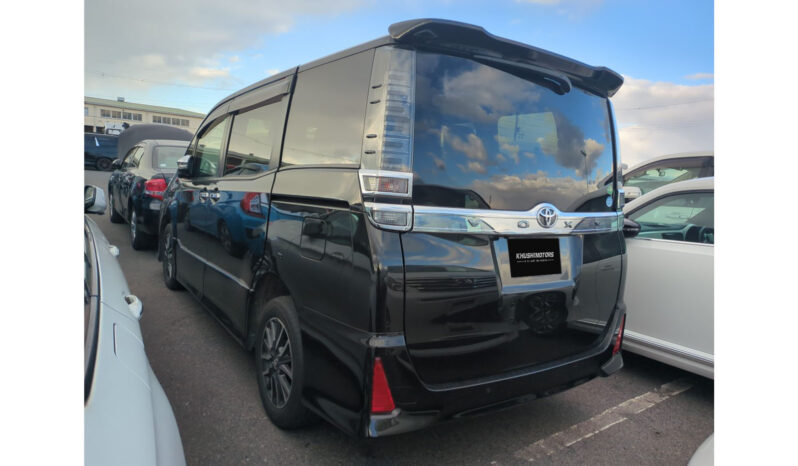 
Toyota Voxy 2019 full									